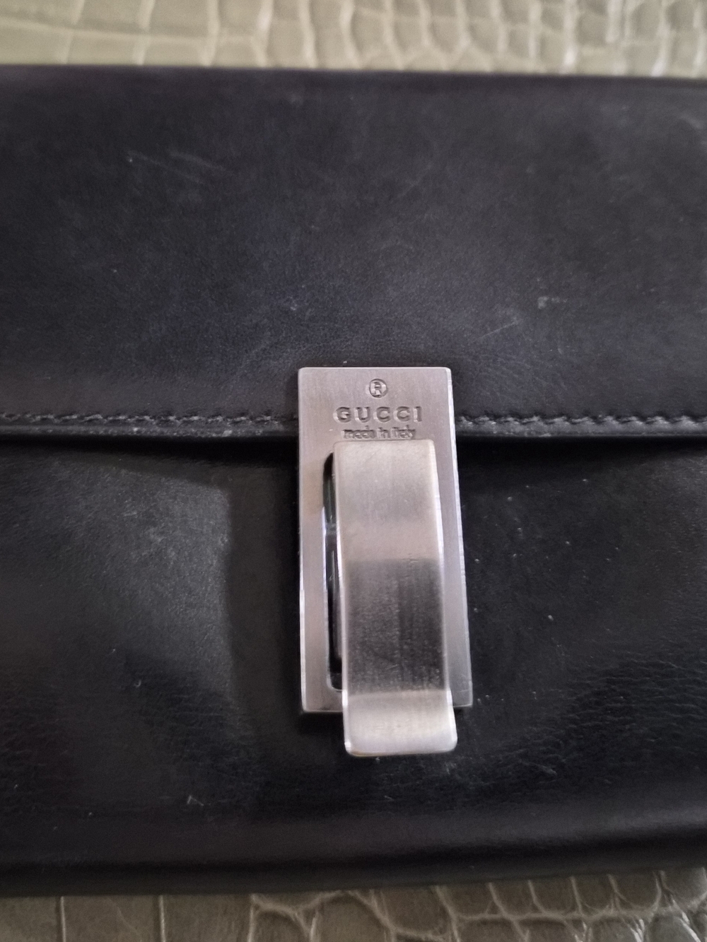 Gucci Vintage Black Leather Compact Wallet with Silver-Tone Closure